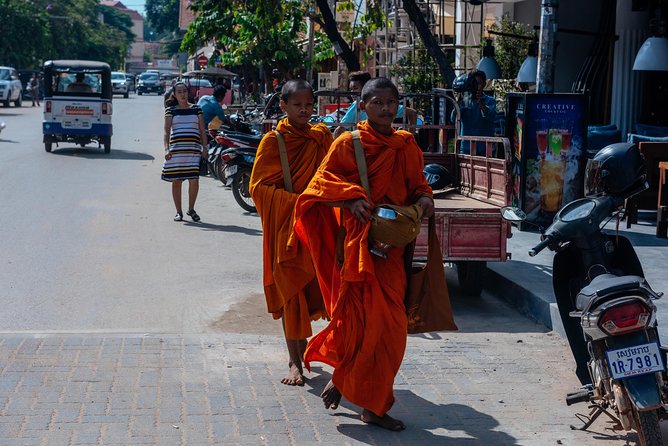 Highlights & Hidden Gems With Locals: Best of Siem Reap Private Tour - A 3-hour Siem Reap intro with a local guide, not a cram schedule