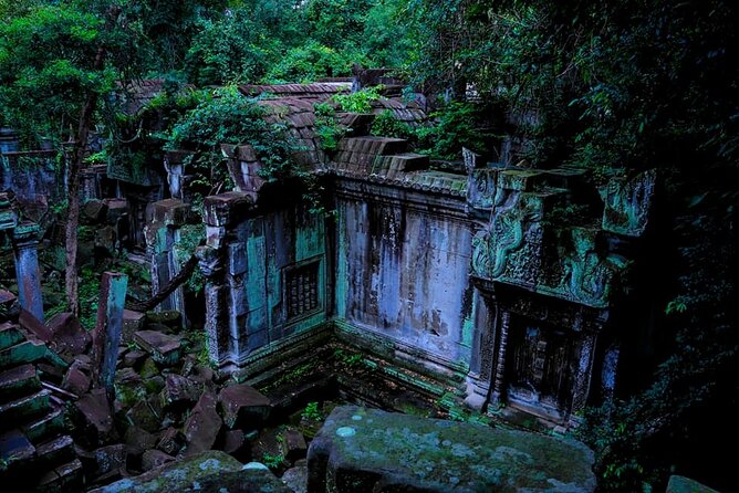 Homestay Kampong Khleang Villages - On the water: motor boats, paddling, and flooded forest views