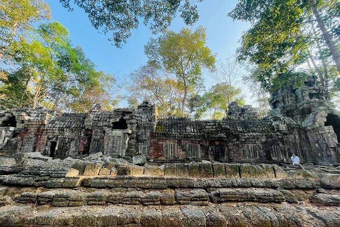 Journey Through Time: Grand Tours with professional photographers - Neak Pean, the island temple built in a water basin