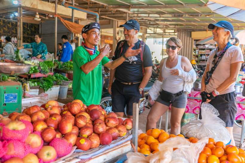Kampong Phluk: Floating Village Sunset Bike Tour or E-Bike - Lunch at a local homestead: flavors, hammocks, and a reset