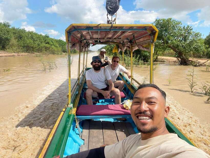 Kayaking & Floating Village in Siem Reap - Guide, Safety, and What to Wear