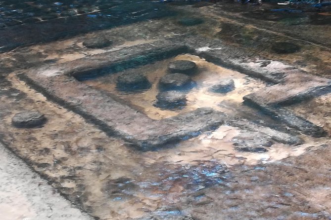 Kbal Spean, Banteay Srei & Banteay Samre temple - Banteay Srei, the Citadel of Women, and how to look at stone carvings