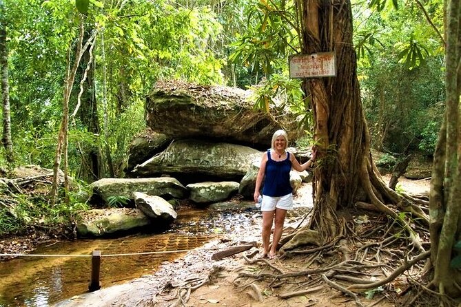 Kbal Spean Trekking Tour with Banteay Srei and Landmine Museum - Banteay Samre, finishing with elegance and fewer crowds