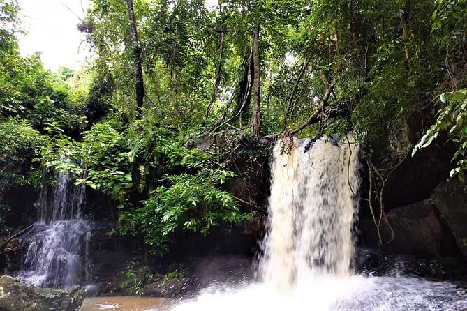 Kbal Spean Trekking Tour with Banteay Srei and Landmine Museum - How the guide and driver change the whole experience