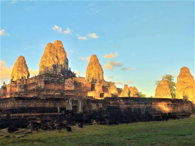 Kbal Spean Trekking Tour with Banteay Srei & Landmine Museum - Pace, comfort, and who this day trip suits best