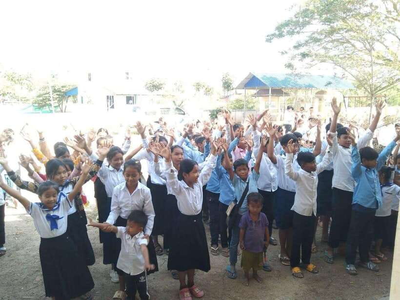 Kompong Khleang Floating Village: Full-Day from Siem Reap - The floating school visit: school supplies, real faces, and mixed logistics