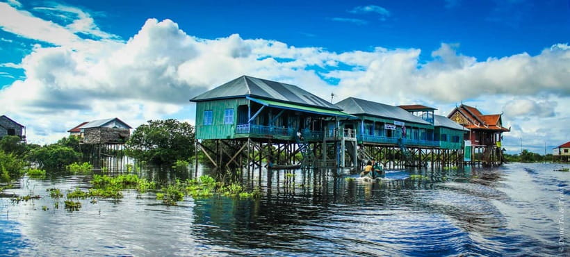 Kompong Phluk Floating Village Tour from Siem Reap - Schools and the pagoda temple: learning beyond the waterfront