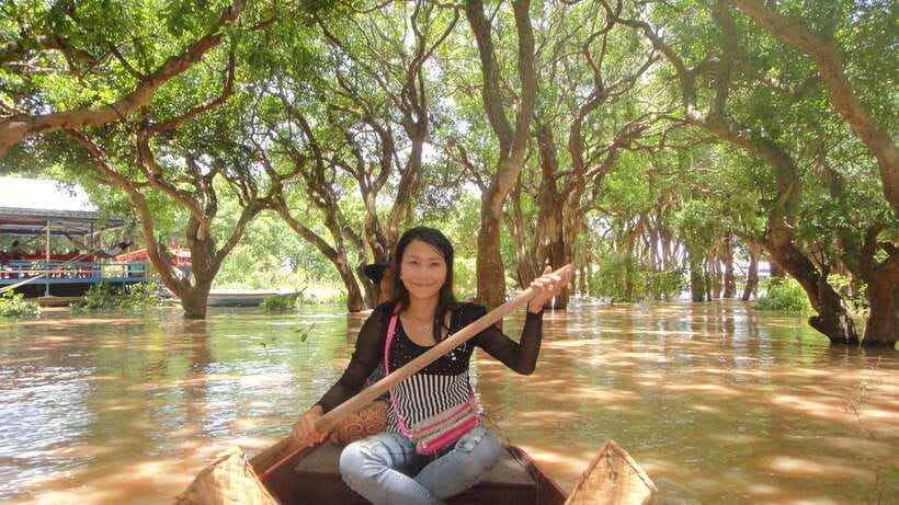 Kompong Phluk Floating Village Tour from Siem Reap - Walking rural Cambodia: what the small steps actually feel like