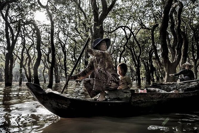 Kompong Phluk Village Tonle Sap Lake Half-Day Tour From Siem Reap - Tonle Sap scale and Kompong Phluk, why this tour feels real