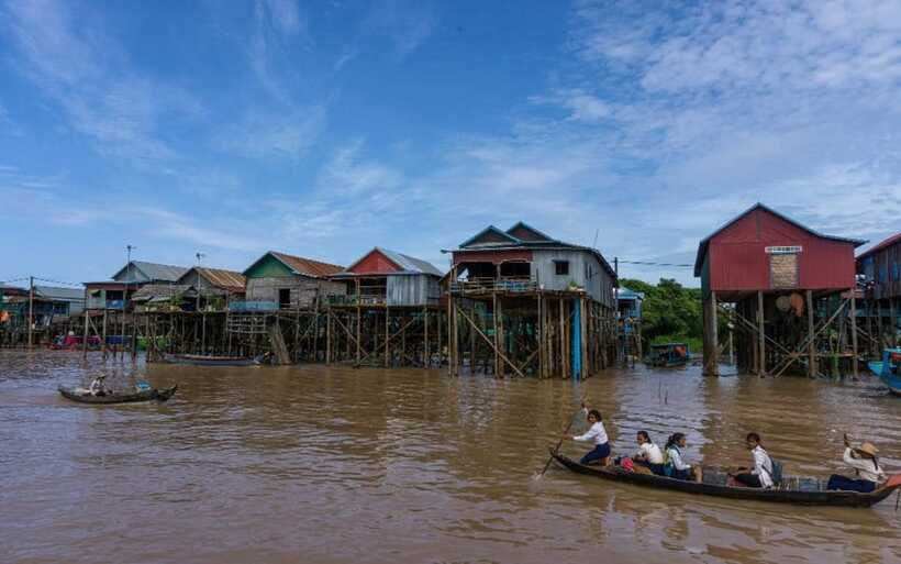 Kompong Pluk Tour - Sunset Stop at a Floating Cafe: The Tonle Sap Moment