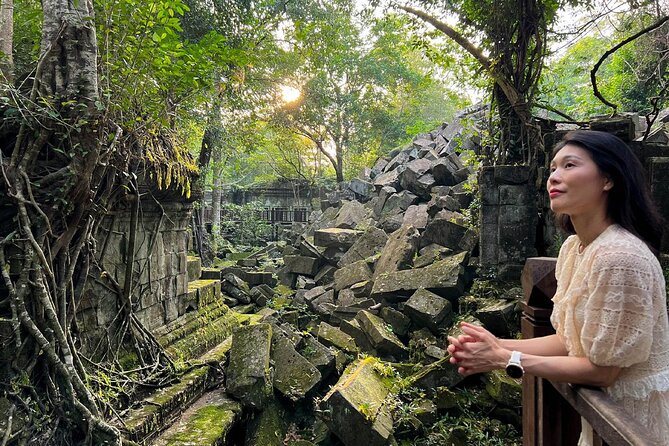 Kulen Mountain Beng Mealea and Banteay Srei Tour from Siem Reap - Preah Ang Thom: the 8-meter reclining Buddha and the pilgrim rhythm
