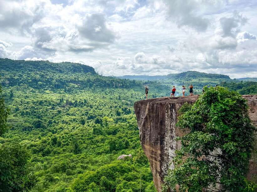 Kulen Mountain: Small-Group Tour and Picnic lunch - Wat Preach Angthom: where the guide’s stories make the site click