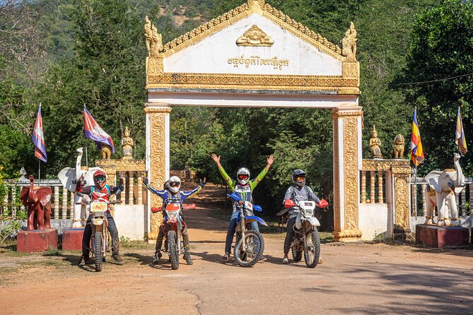 Kulen Mountain Trails Dirt Bike Tour - Srah Damrei (Elephant Pond): Life-Sized Stone Elephants in the Jungle