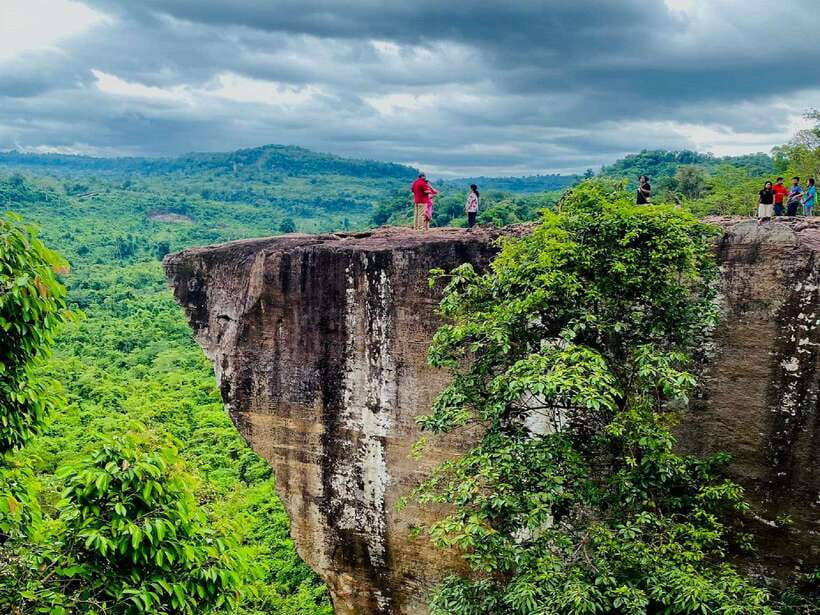 Kulen Mountain Waterfall Tour - Wat Preah Ang Thom: The Reclining Buddha Walk (About 1 Hour)