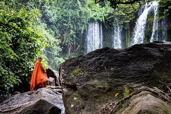 Kulen Waterfall Join-in Tour (local Picnic lunch) - Lunch at Midday: Local Picnic Style, Water, and the Vegetarian Catch