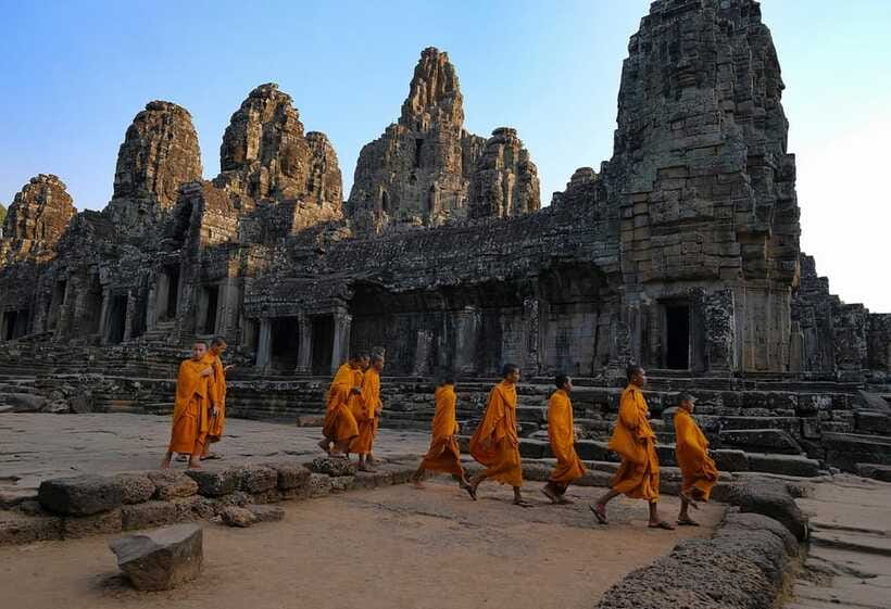 Luxury Private 2-Day Angkor Wat with English or German Guide - Guides and language options: English, German, Chinese, Japanese, Spanish
