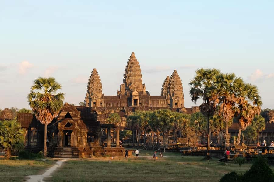 Luxury Private 2-Day Angkor Wat with English or German Guide - Day 1 itinerary: from Ta Prohm through Bayon, then Phnom Bakheng at sunset