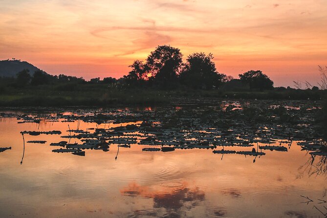 Old Siem Reap Sunset Food Tour by Tuk-tuk - The vibe: how this sunset tuk-tuk food run plays in Siem Reap