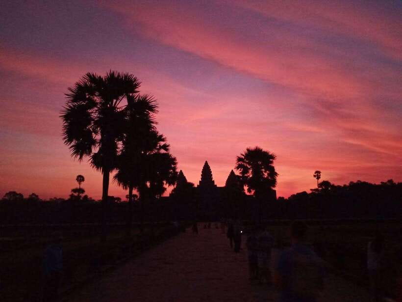 One Day Angkor Wat Trip with Sunrise - Angkor Thom’s South Gate and Bayon faces: the photos are good, but the meaning matters