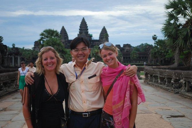 One day normal Angkor tour - Basei ChamKrong: the pyramid temple stop that teaches pattern