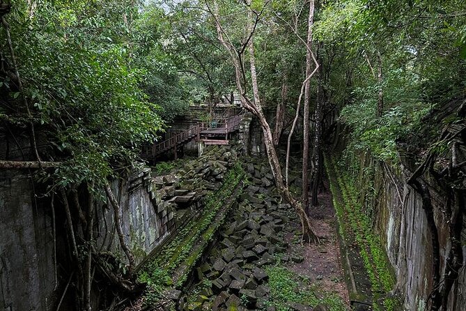 Overland to Beng Melea and Koh Ker Tour - Comfort and convenience: AC car, cold water, and an organized pickup