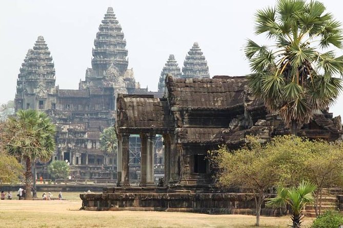 Personalised Angkor Wat Day Tour by an Air-conditioned Car - How the temple pass and mobile ticket can reduce day-of headaches