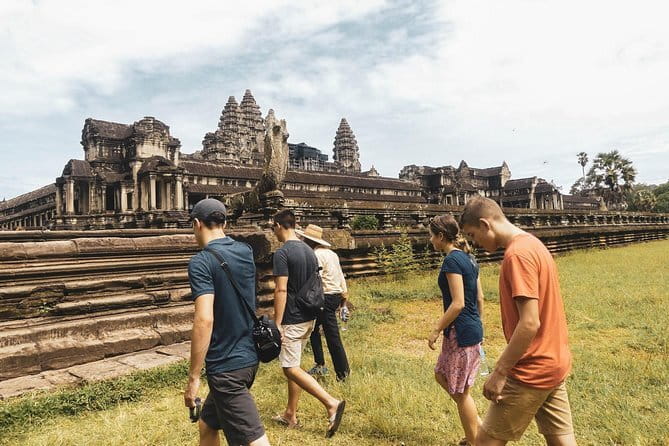 Personalised Angkor Wat Sunrise Off-the-Beaten Track Tour - Angkor Thom and Bayon: The Photo Stops That Give You Context