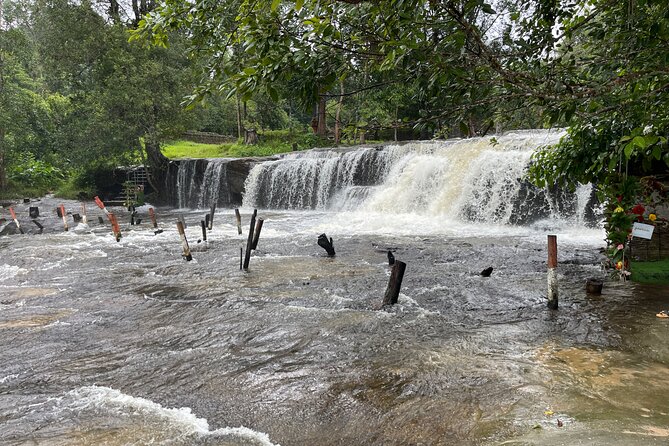 Phnom Kulen Waterfall and Banteay Srei Temple Tour from Siem Reap - Preah Ang Thom: the reclining Buddha in natural sandstone