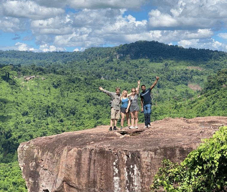 Phnom Kulen Waterfall & the Sacred 1000 Lingas (with Lunch) - Preah Ang Thom Pagoda Complex: A Quick Stop That Matters