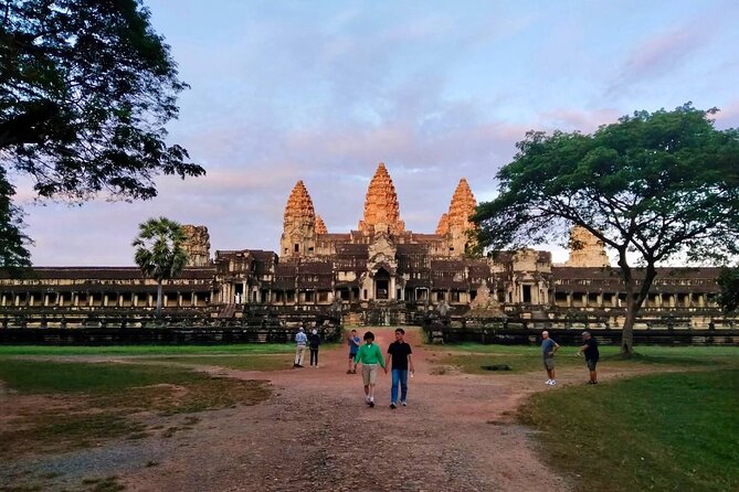 Phnom Penh Airport (KTI) to Siem Reap, Safe Reliable Taxi Driver - From Transfer to First-Day Win: Arriving Ready for Siem Reap