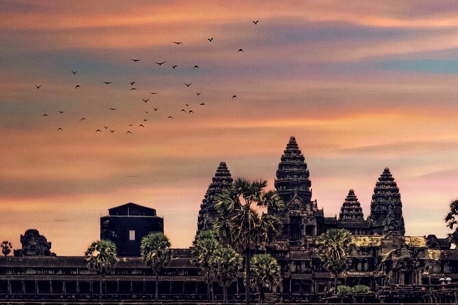 Private Angkor Sunrise & Major Temples Tour by English Speaking SUV Car Driver - From the reservoir to the famous trees: Sras Srong and Ta Prohm