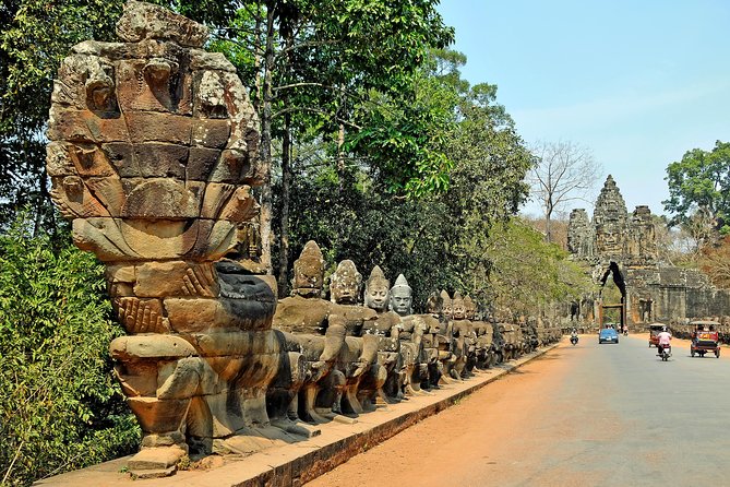 Private Angkor Wat Guided Sunset Tour - Temple Timing, Weather, and What to Wear for a Long Day