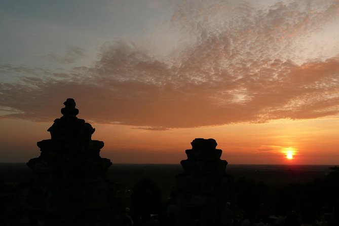 Private Angkor Wat Guided Sunset Tour - Angkor Wat and Bayon: Two Temples, Two Different Personalities