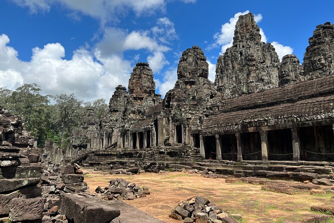 Private Angkor Wat Sunrise Tour with Lunch Included - Srah Srang Reservoir: a quieter break between big temples