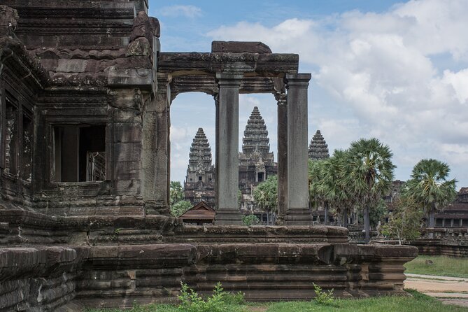 Private Angkor Wat Temple Tour - The Angkor Thom route: South Gate first, then the capital’s big names