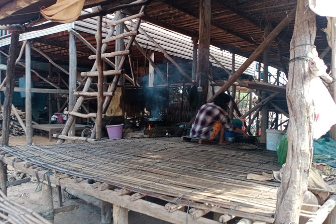 Private Half-Day Tour to Kampong Phluk Flooded Forest and Floating Villages - Kampong Phluk Flooded Forest: Mangroves and Seasonal Water