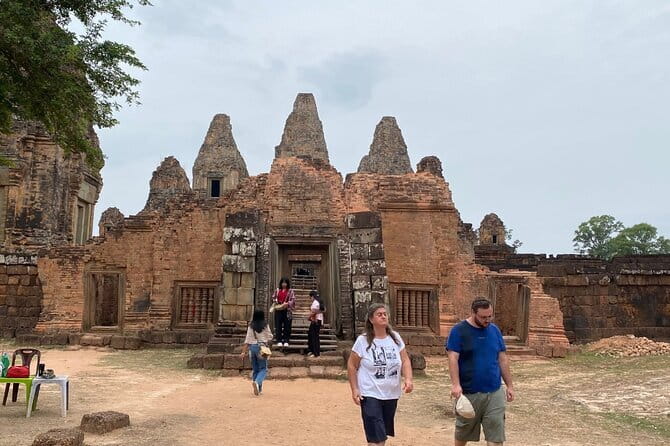 Private Kbal Spean Trekking Tour with Banteay Srei - Kbal Spean: the 1.5 km jungle hike and the riverbed carvings