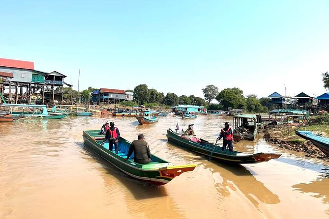 Private Kompong Phluk Floating Village Guided Tour - Motorized boat tour through floating homes and the floating market