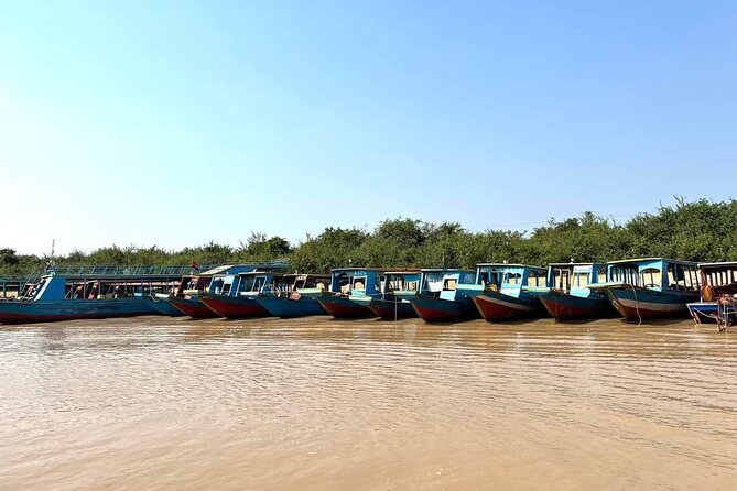 Private Kompong Phluk Floating Village Guided Tour - The pagoda or local market stop, then out to the boats