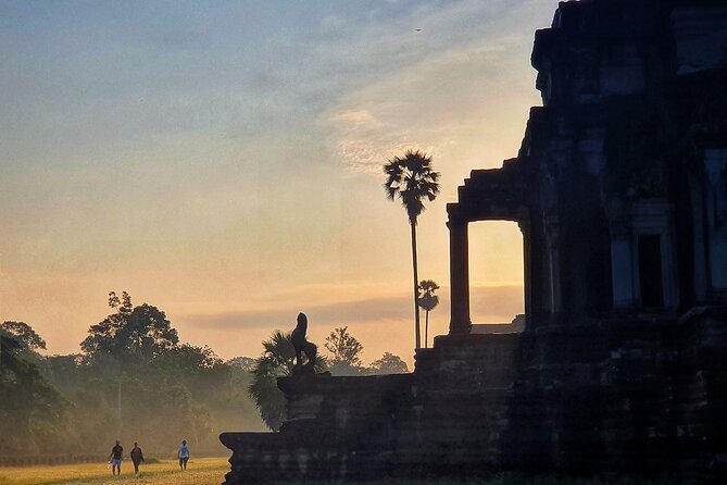 Private Sunrise & Angkor Complex by English Speaking Van Driver - Quick hits on this private Angkor sunrise van tour