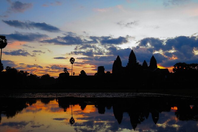 Private Sunrise & Angkor Complex by English Speaking Van Driver - Your private van comfort: the little details that matter in Cambodia heat