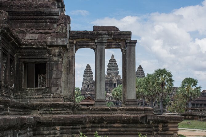Private Sunrise Angkor Wat Tour with pickup from your hotel - Tickets and dress code: the part you should plan for first