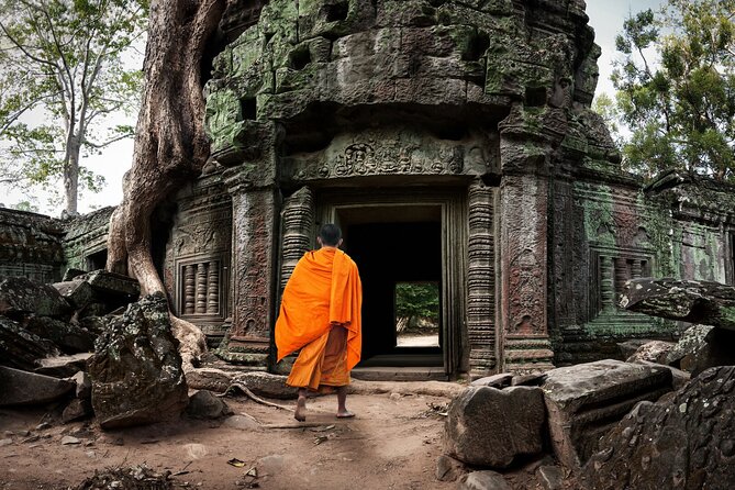 Private sunrise tour to Angkor Wat & other highlights with Professional Guide. - Why a private sunrise plan matters at Angkor Wat