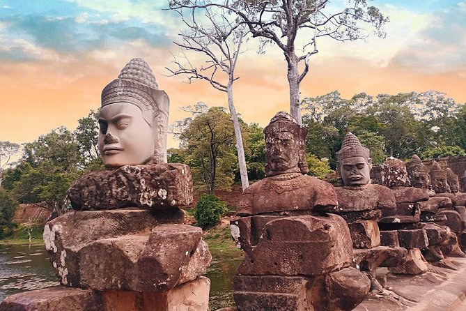 Private Tours Angkor Wat For 2 Days - The biggest praised strength: Rain and the crowd-smart pacing