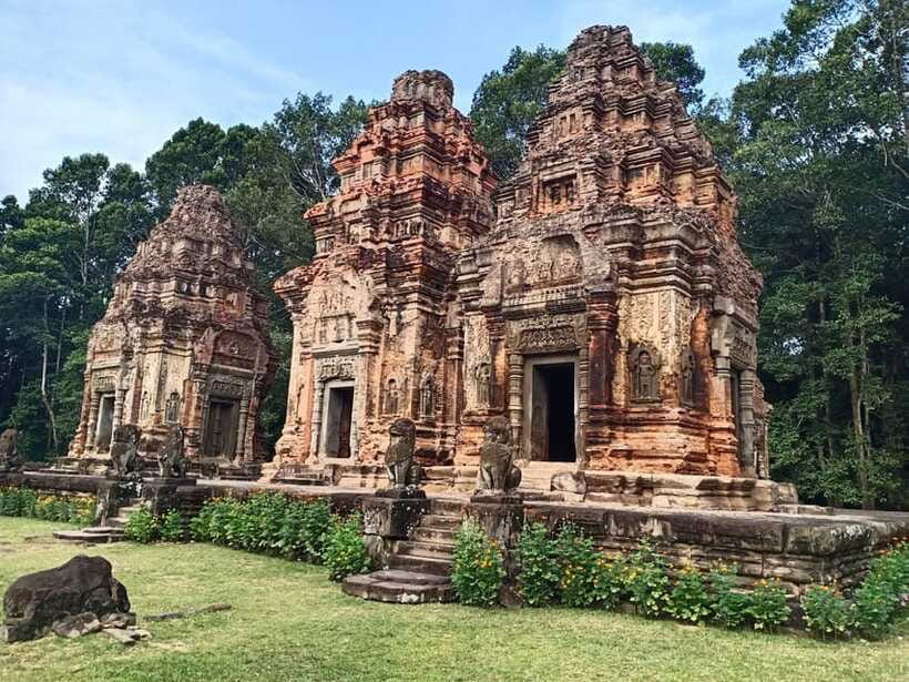 Private Trip to Banteay Srei, Rolous Group & Tonle Sap Lake - What to budget and what to bring for a smooth one-day trip