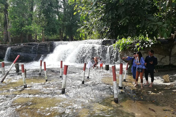 Prrivate Guided Tour To Bantey Srei Temple And Phnom Kulen Paradise Waterfall - 8:00 am pickup and a ride that keeps you comfortable