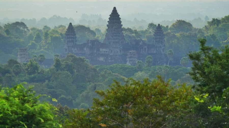 Shared day tour with Spanish-speaking guide at Angkor Temple. - From Siem Reap hotel pickup to Angkor Thom’s South Gate