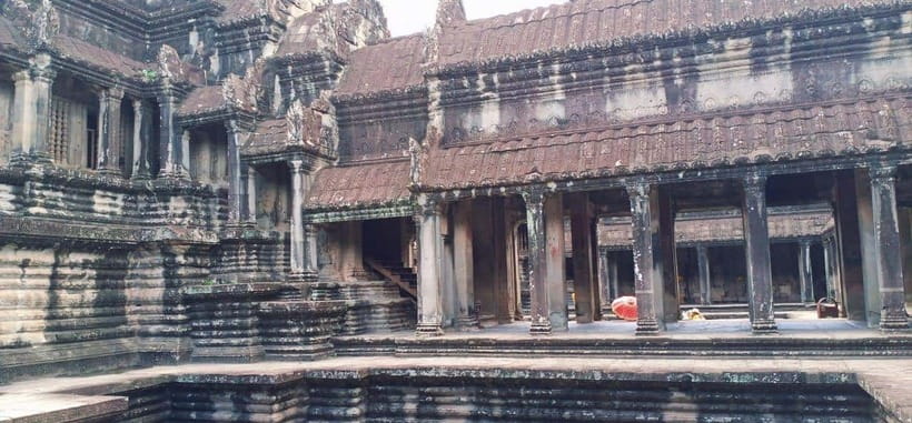 Sharing Trip to Angkor Temple with sunset - Ta Prohm and sunset light: the tree roots photography hour
