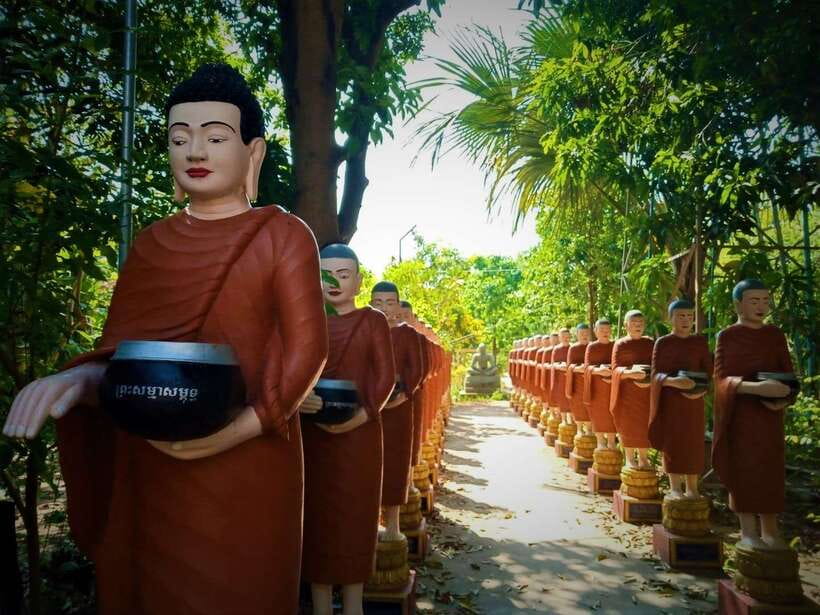 Siem Reap: 3-Hour Behind-the-Scenes Tuk-Tuk Tour - Transportation, water, and comfort: what the tuk-tuk day feels like