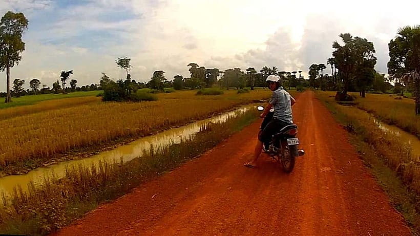 Siem Reap: 6-Hour Easy Rider Motorbike Tour - Getting Started: Pickup, Safety Briefing, and Practice on the Honda 125